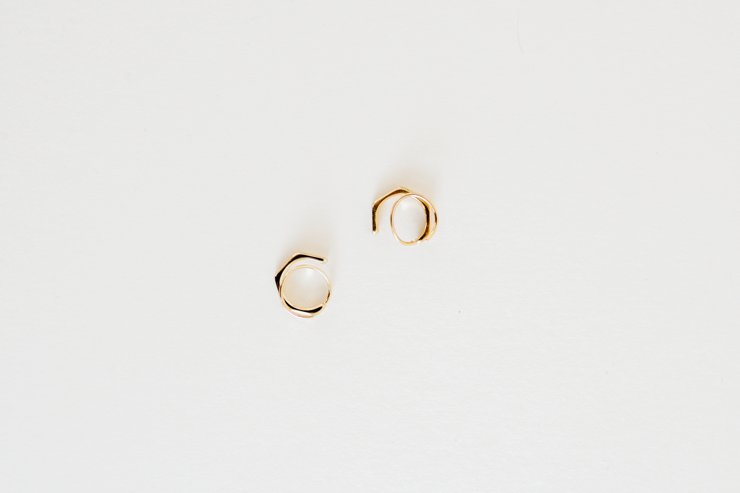 Sydney Twist Gold Huggie